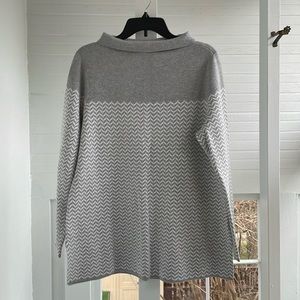 Aspen mock turtleneck medium-weight sweater size Large, grey color, split sides